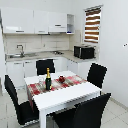 Renato Apartamento *